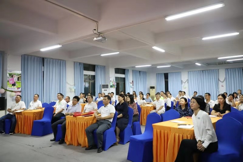 双肩背包厂家,双肩包,双肩包加工,东升国际科技,双肩包厂家,双肩包生产