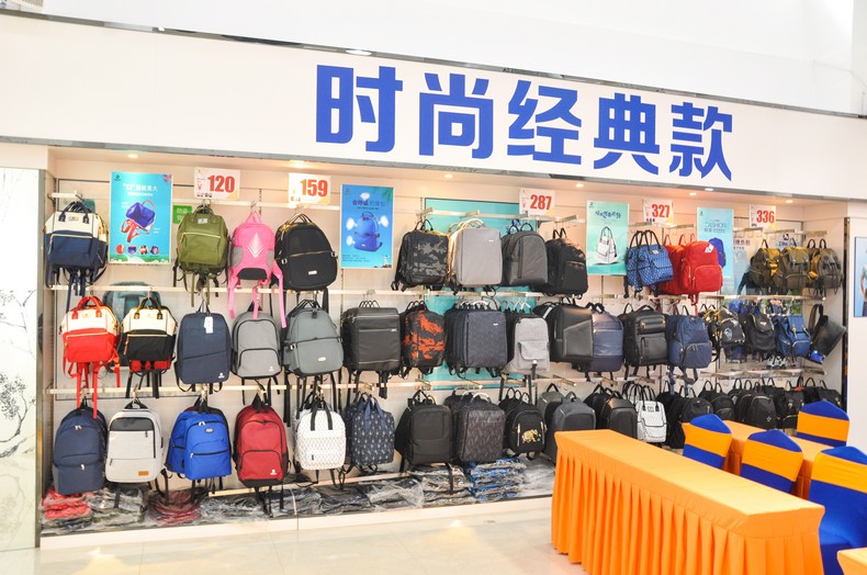 企业背包定制厂家,东升国际科技背包厂家.jpg